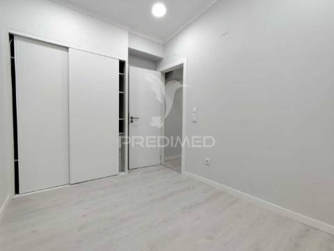Moradia térrea t2 totalmente remodelada em setúbal