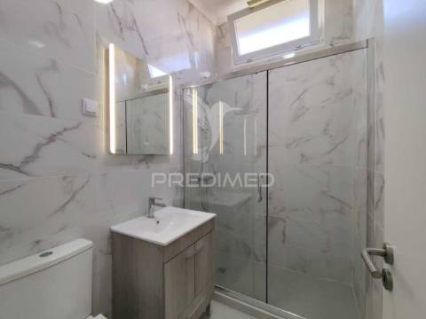 Moradia térrea t2 totalmente remodelada em setúbal