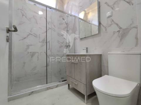 Moradia térrea t2 totalmente remodelada em setúbal