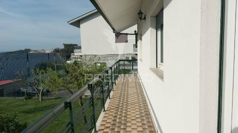 Moradia t3 em oliveira - amarante