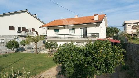 Moradia t3 em oliveira - amarante