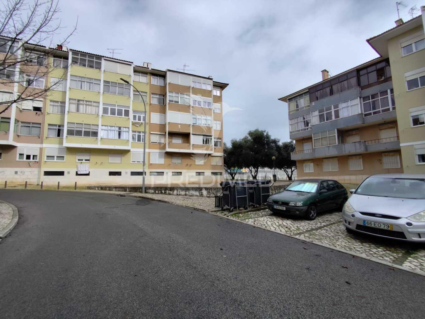 Apartamento t2 ao pé da estação comboios
