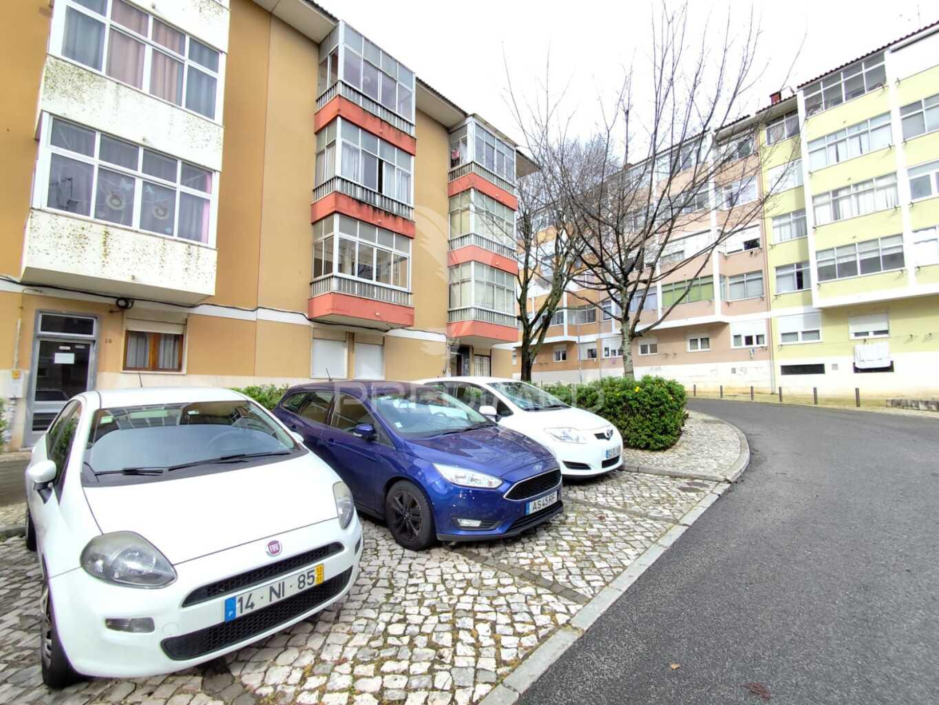 Apartamento t2 ao pé da estação comboios