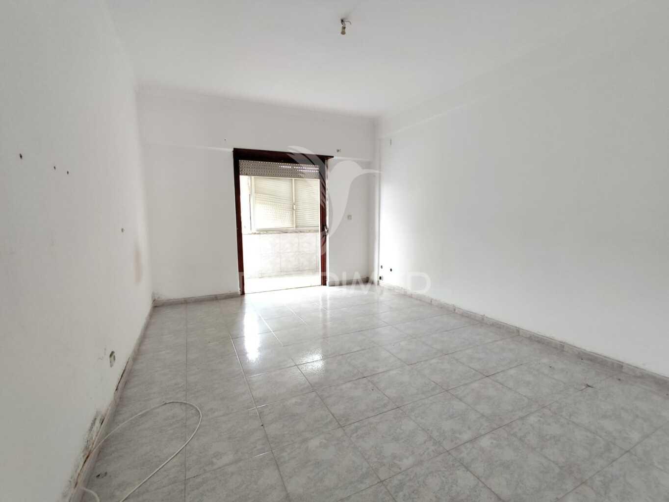 Apartamento t2 ao pé da estação comboios