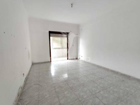 Apartamento t2 ao pé da estação comboios