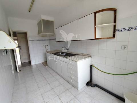 Apartamento t2 ao pé da estação comboios