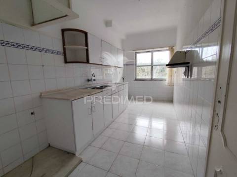 Apartamento t2 ao pé da estação comboios