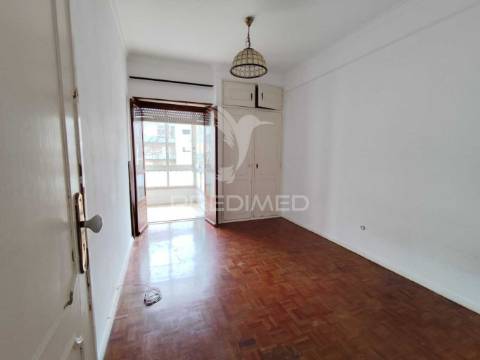 Apartamento t2 ao pé da estação comboios