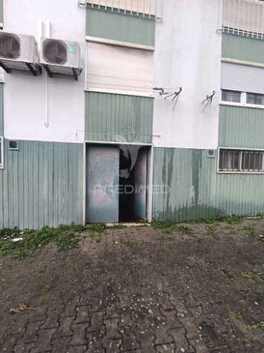 Apartamento t2 na póvoa de santo adrião – localização prática e confortável!