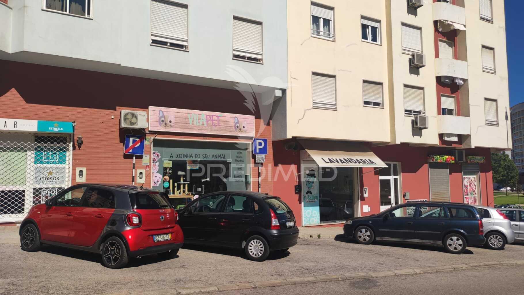 Loja na urbanização santa marta