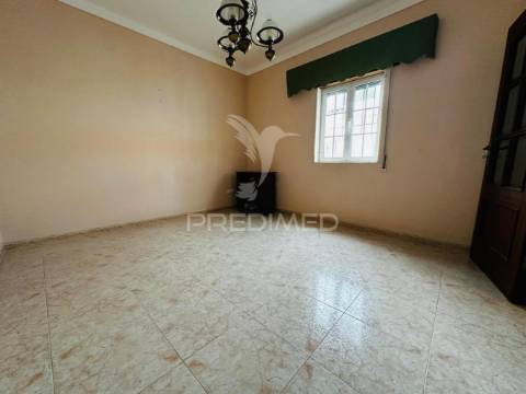 Moradia t3 com quintal vila boim