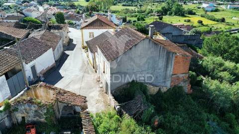 Moradia t3 r/c e primeiro andar, arneiro das milhariças