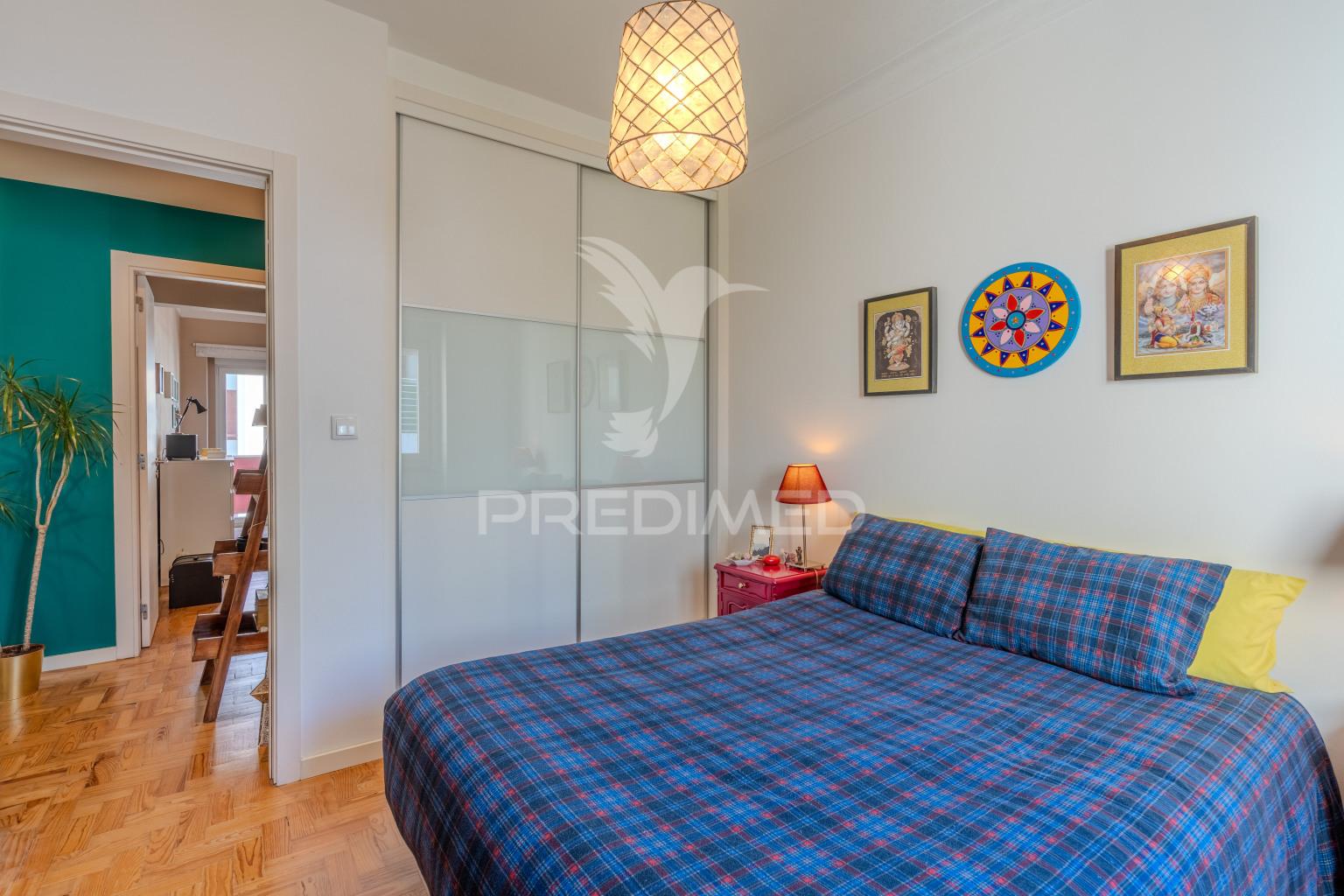 Encantador apartamento t2 | junto ao rio e próximo ao alto de santa catarina