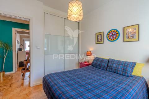 Encantador apartamento t2 | junto ao rio e próximo ao alto de santa catarina