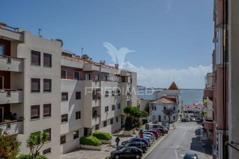 Encantador apartamento t2 | junto ao rio e próximo ao alto de santa catarina