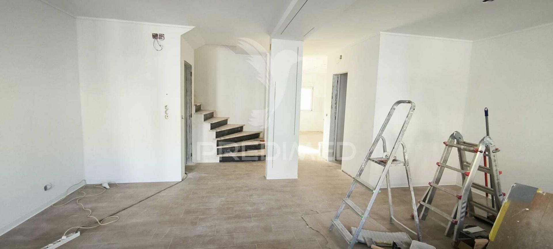 Moradia t5, totalmente remodelada, com materiais de eficiência energética e inteligente - vale de milhaços
