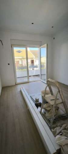 Moradia t5, totalmente remodelada, com materiais de eficiência energética e inteligente - vale de milhaços