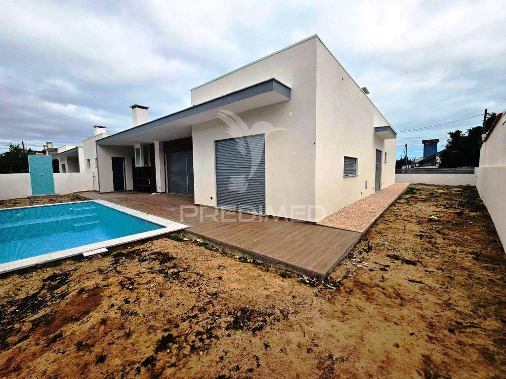 Moradia t4 c/piscina e garagem, pronta escriturar - azeitão