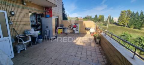 T2+1 com lugar de garagem e terraço