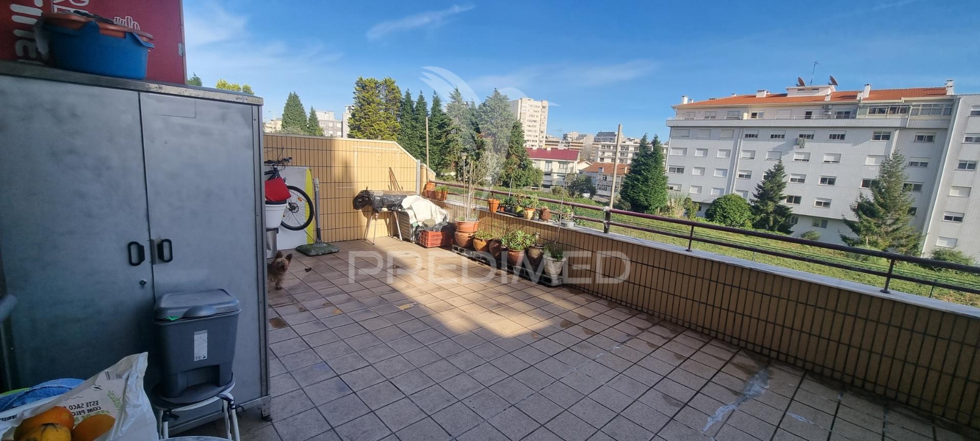 T2+1 com lugar de garagem e terraço