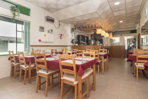 Trespasse c/ arrendamento restaurante bem localizado barreir