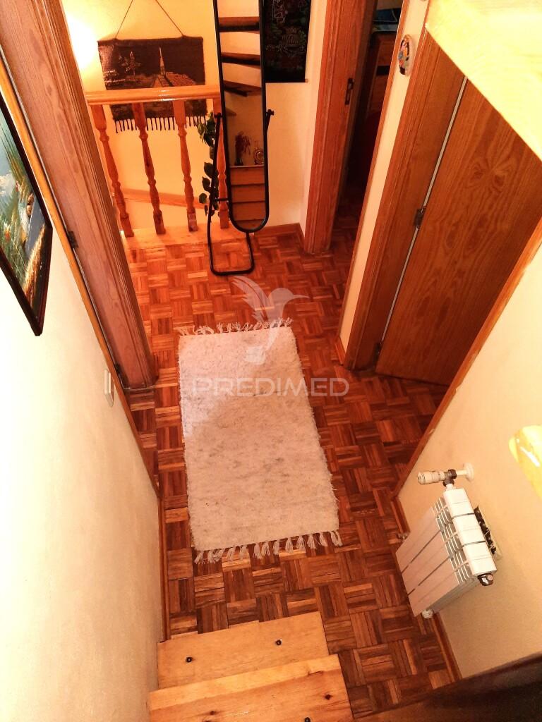 Moradia t3 mobilada na zona histórica de manteigas