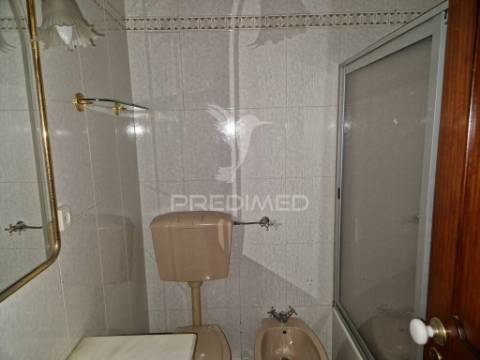 Apartamento t2 em lisboa (pontinha)