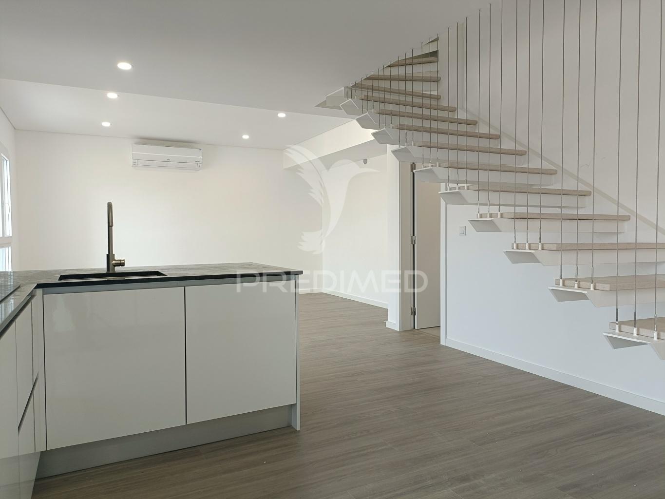 Apartamento t2 duplex novo em amora