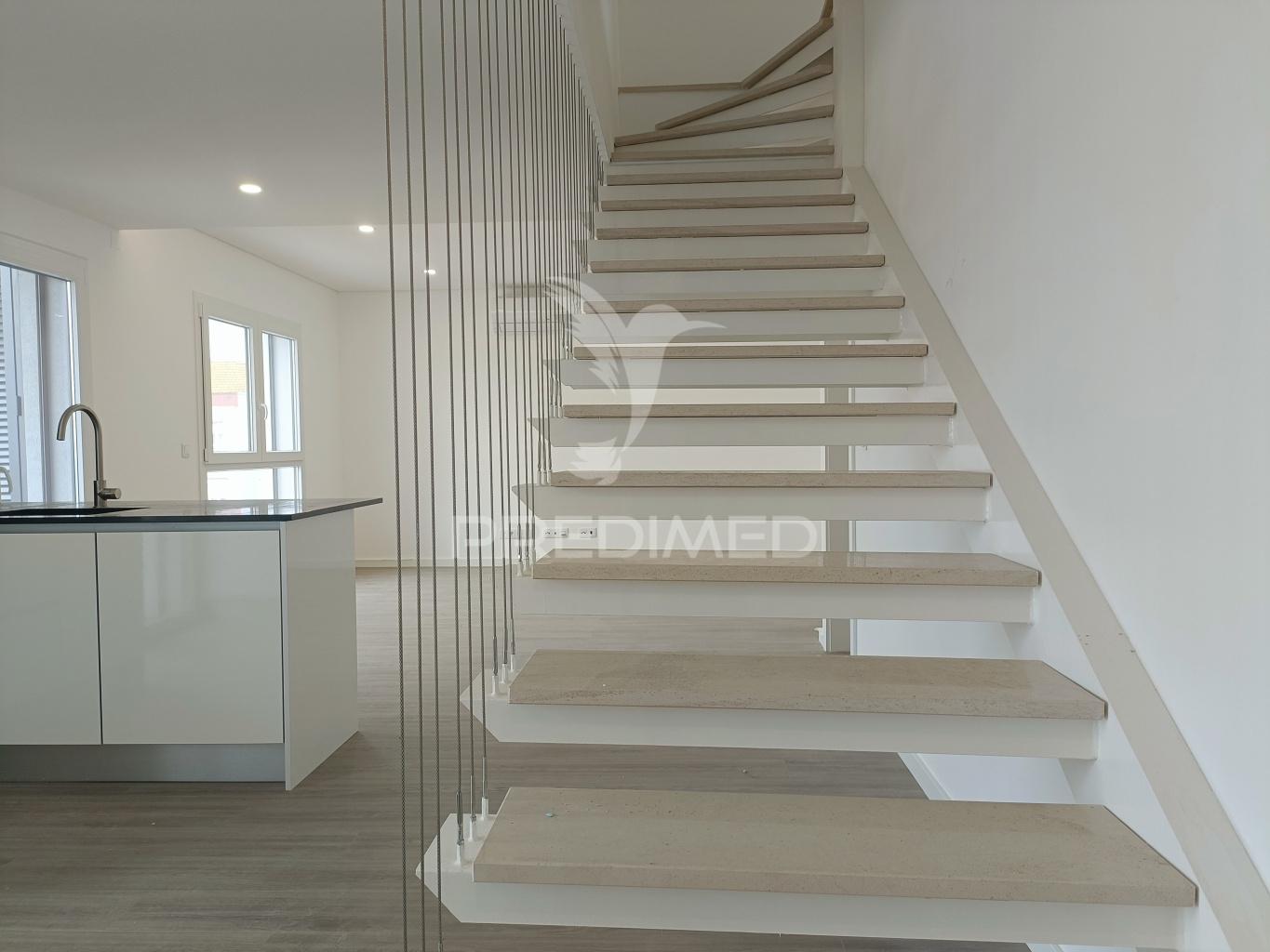 Apartamento t2 duplex novo em amora