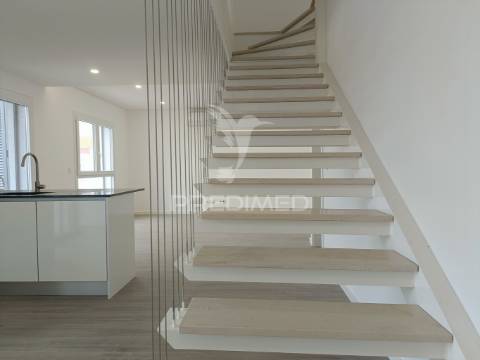 Apartamento t2 duplex novo em amora