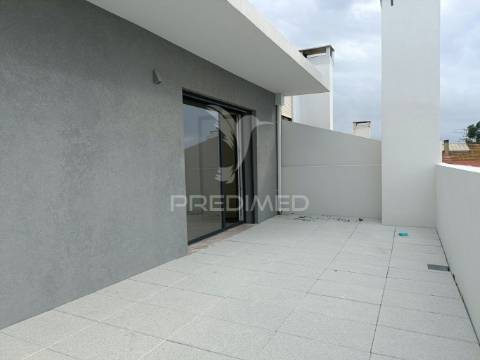 Apartamento t2 duplex novo em amora