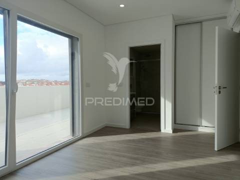 Apartamento t2 duplex novo em amora