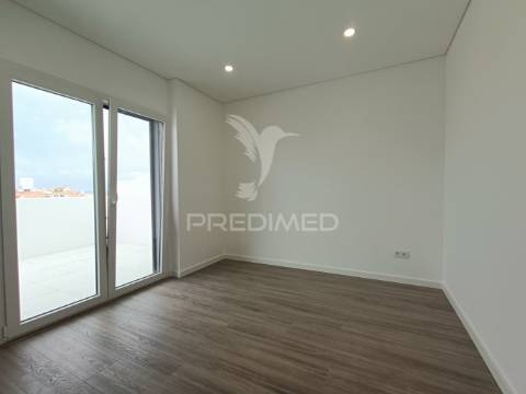 Apartamento t2 duplex novo em amora