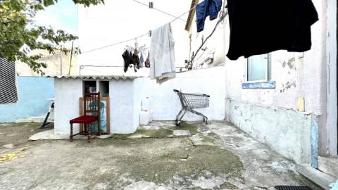 2 moradias – rua francisco ferrer em almada