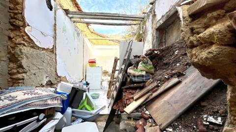 2 moradias – rua francisco ferrer em almada