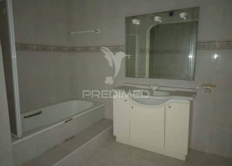 Andar de moradia t5 em s. francisco (alcochete)