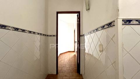 Dois apartamentos pelo preço de um no centro histórico de setúbal