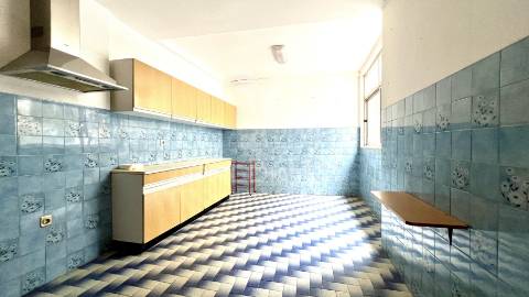 Dois apartamentos pelo preço de um no centro histórico de setúbal