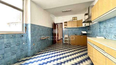 Dois apartamentos pelo preço de um no centro histórico de setúbal
