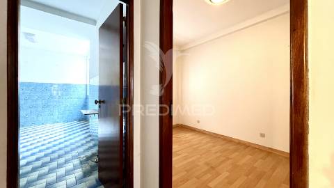 Dois apartamentos pelo preço de um no centro histórico de setúbal