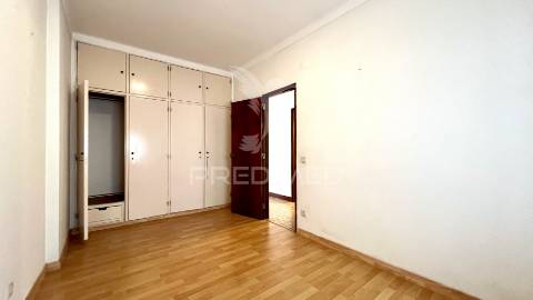 Dois apartamentos pelo preço de um no centro histórico de setúbal