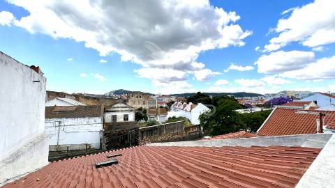Dois apartamentos pelo preço de um no centro histórico de setúbal