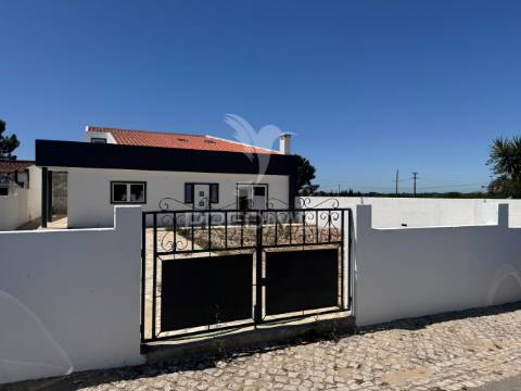Moradia t3 em reconstrução na jardia, montijo