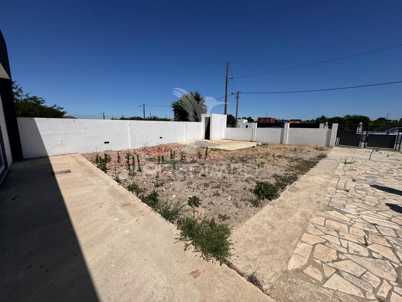 Moradia t3 em reconstrução na jardia, montijo
