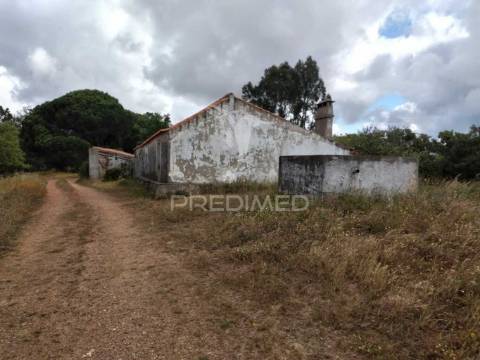 Monte alentejano, situado no lugar da "vigia"