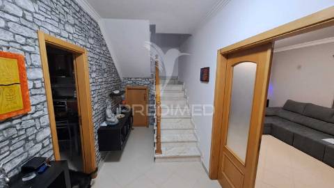 Moradia  t3 com garagem e piscina em alhos vedros