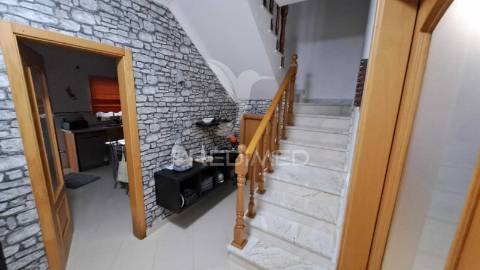 Moradia  t3 com garagem e piscina em alhos vedros
