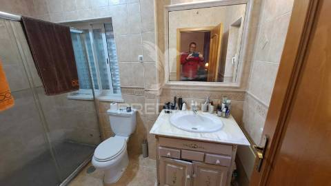 Moradia  t3 com garagem e piscina em alhos vedros