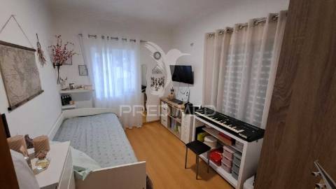 Moradia  t3 com garagem e piscina em alhos vedros