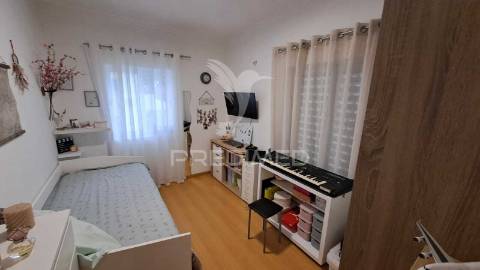 Moradia  t3 com garagem e piscina em alhos vedros